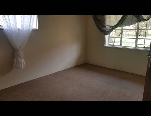 3 BEDROOM FREEHOLD TO LET IN NAPIERVILLE